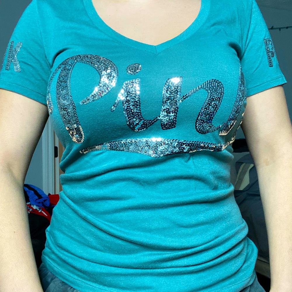 VS Pink t shirt
